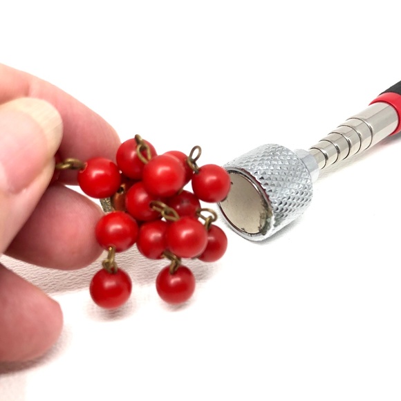 SOLD 50s Beaded Dangle Cluster Brass Clip On Earrings - Picture 13 of 13